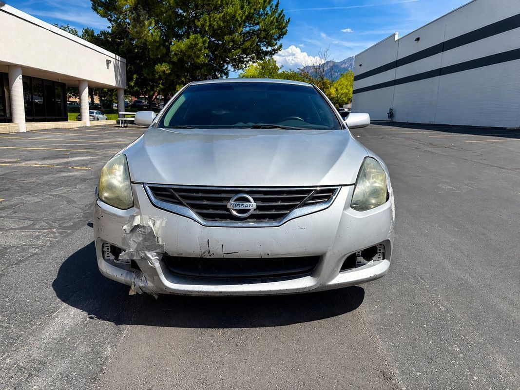 Used 2011 Nissan Altima 2.5 S FWD image 2