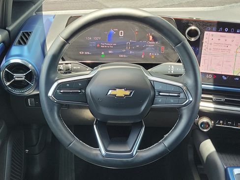 Used 2024 Chevrolet Equinox EV LT FWD image 19