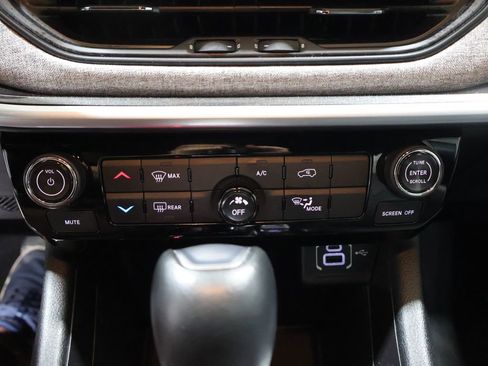 Used 2023 Jeep Compass Latitude AWD/4WD image 31