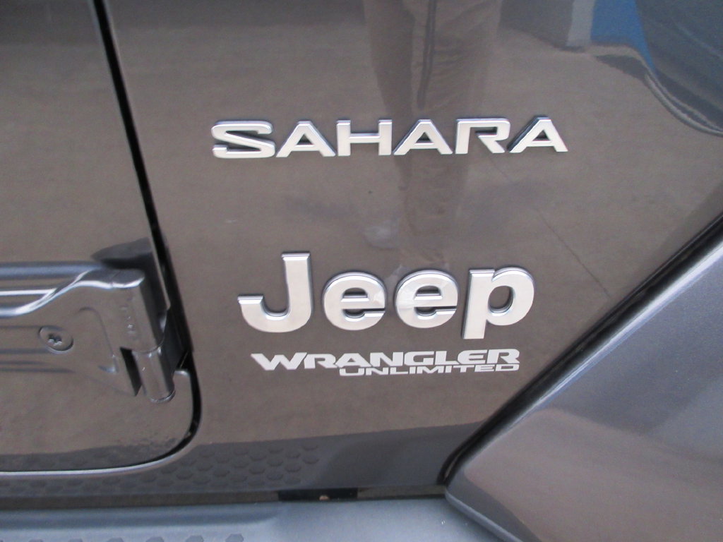Used 2018 Jeep Wrangler Unlimited Sahara w/ Safety Group AWD/4WD image 10