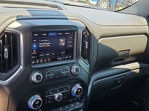 Used 2023 GMC Sierra 2500 AT4 w/ AT4 Premium Plus Package AWD/4WD image 19