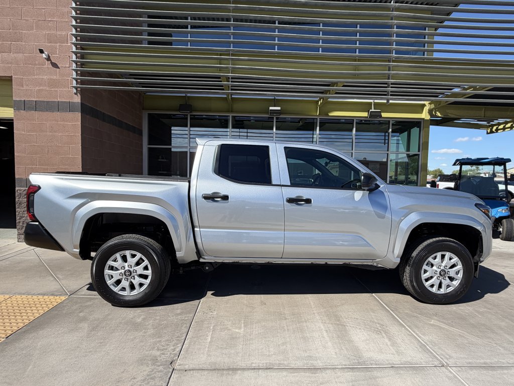 Used 2025 Toyota Tacoma SR RWD image 9