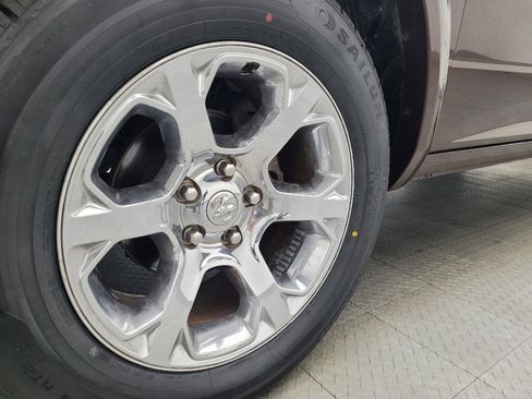 Used 2014 RAM 1500 Laramie image 31