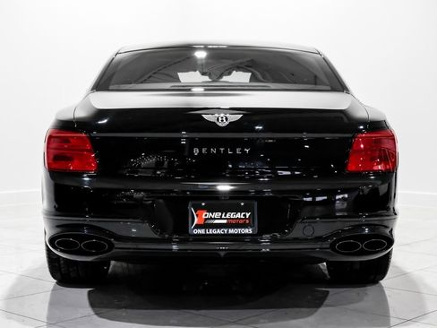 Used 2024 Bentley Flying Spur V8 image 7