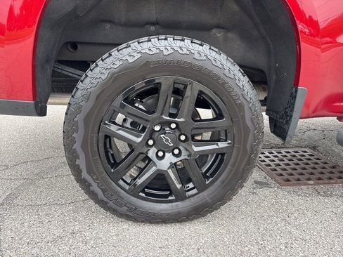 Used 2025 Chevrolet Silverado 1500 LT Trail Boss w/ Convenience Package II AWD/4WD image 14