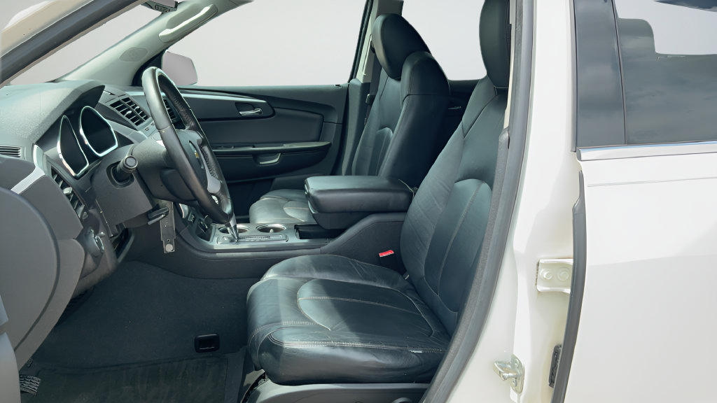 Used 2011 Chevrolet Traverse LT w/ Personal Connectivity Package FWD image 15