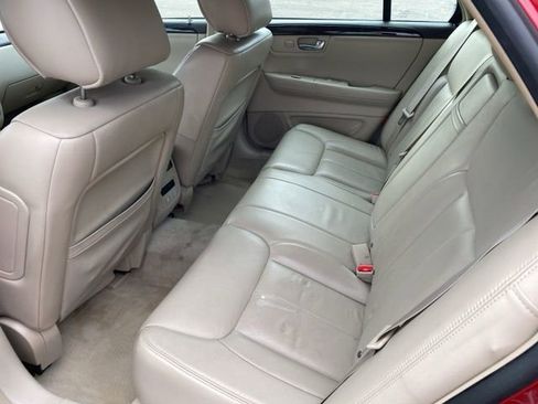 Used 2011 Cadillac DTS Luxury image 11