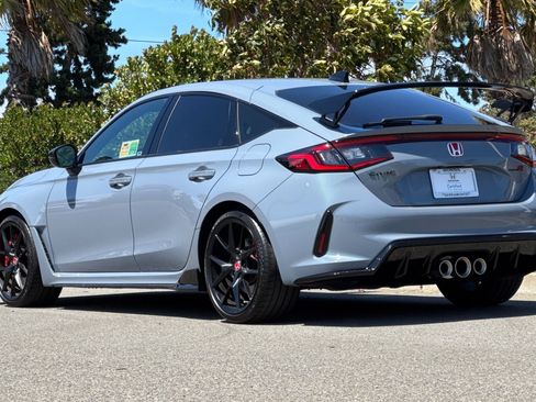 Used 2025 Honda Civic Type R image 3