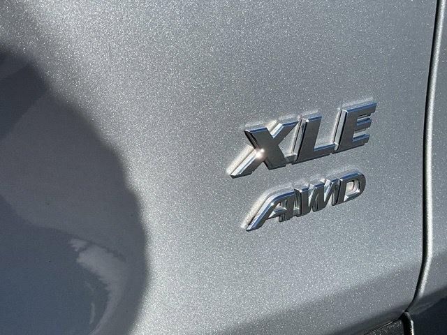 Used 2025 Toyota RAV4 XLE AWD/4WD image 10