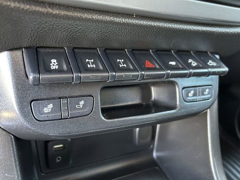 Used 2018 Chevrolet Colorado ZR2 image 16