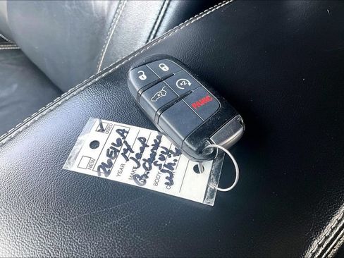 Used 2014 Jeep Grand Cherokee Limited AWD/4WD image 11