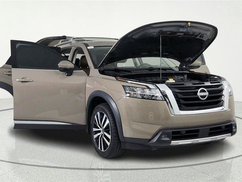 Used 2023 Nissan Pathfinder Platinum w/ Cargo Package FWD image 7