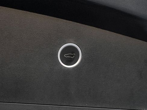 Used 2018 Tesla Model X 75D image 54