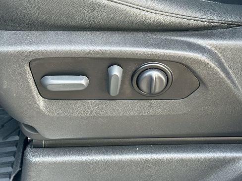 Used 2022 Chevrolet Silverado 1500 LT Trail Boss w/ LT Trail Boss Premium Package image 30