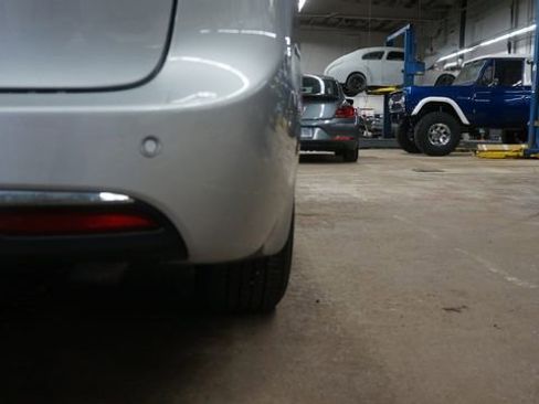 Used 2024 Chrysler Pacifica Touring-L image 85