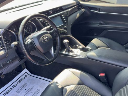 Used 2019 Toyota Camry SE FWD image 9