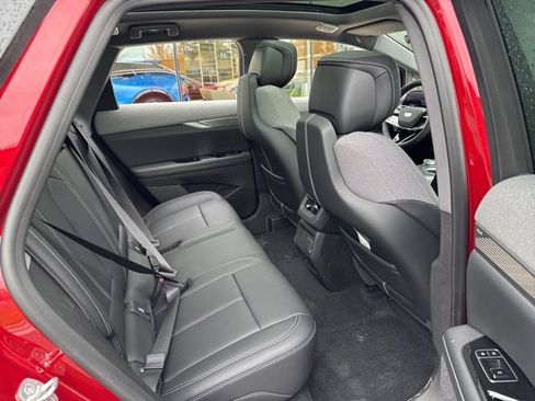 New 2025 Cadillac Optiq Luxury 1 image 12