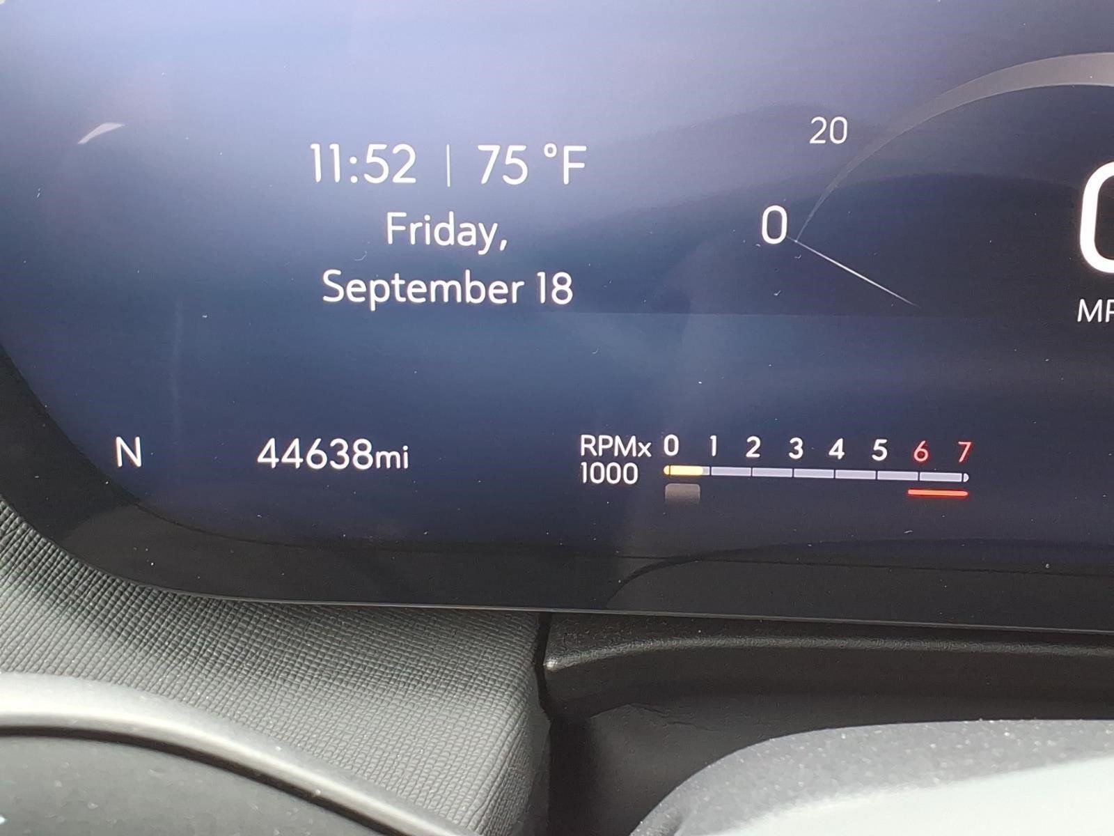 Used 2025 Buick Enclave Preferred AWD/4WD image 25