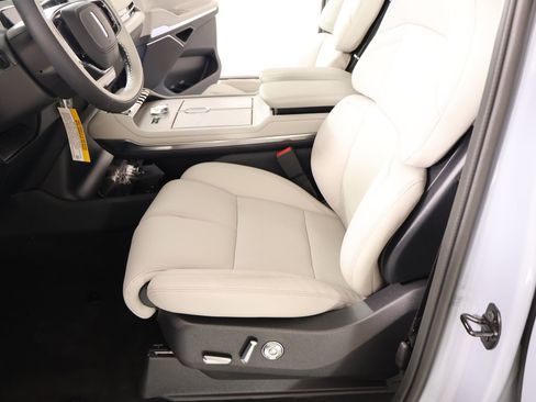New 2026 Lincoln Navigator Reserve AWD/4WD image 12
