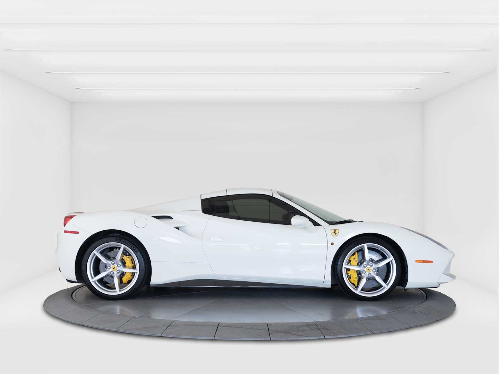 Used 2017 Ferrari 488 Spider RWD image 6