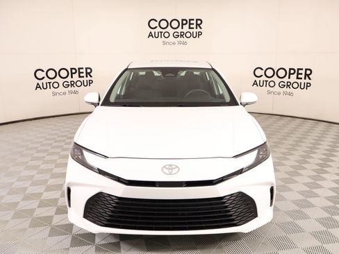 Used 2025 Toyota Camry LE w/ Convenience Package FWD image 8