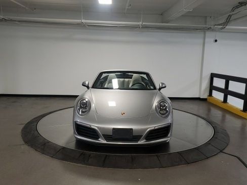 Used 2018 Porsche 911 Carrera image 3