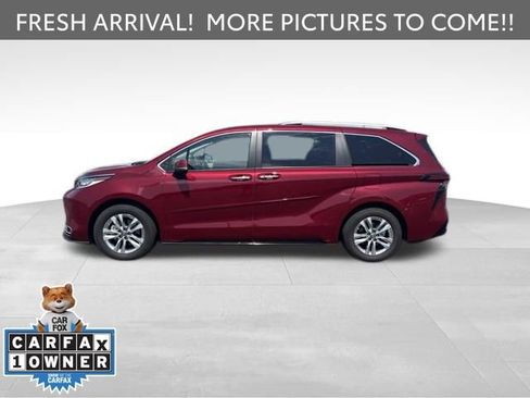 Used 2024 Toyota Sienna Limited AWD/4WD image 2