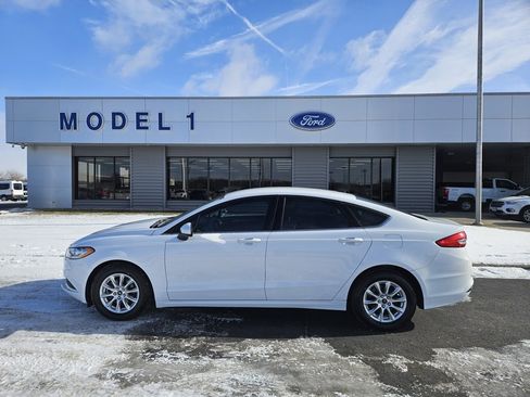Used 2018 Ford Fusion S image 1