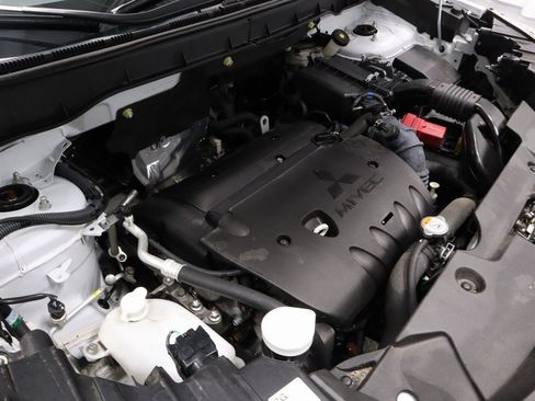 Used 2024 Mitsubishi Outlander Sport SE image 14