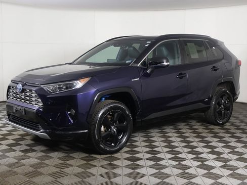 Used 2019 Toyota RAV4 XSE image 8