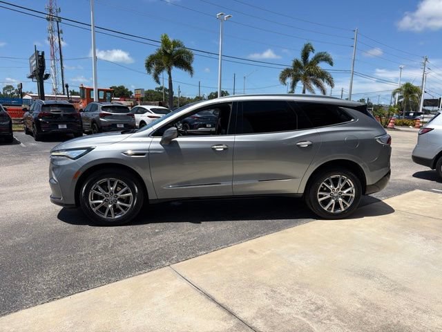 Used 2023 Buick Enclave Essence w/ Experience Buick Package FWD image 5
