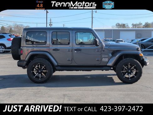 Used 2018 Jeep Wrangler Unlimited Sahara image 2