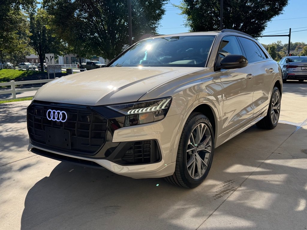 Used 2023 Audi Q8 Premium w/ Convenience Package AWD/4WD image 5