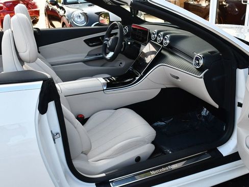 Used 2024 Mercedes-Benz CLE 450 4MATIC Cabriolet image 59