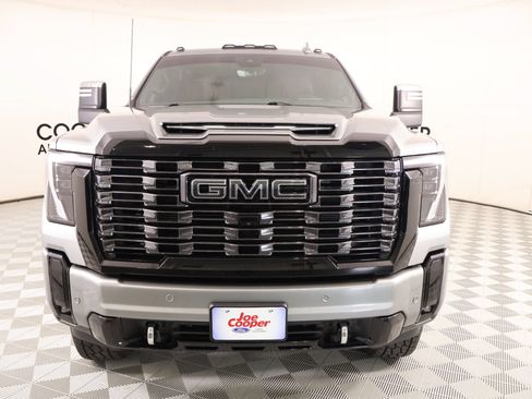 Used 2025 GMC Sierra 2500 Denali Ultimate AWD/4WD image 9