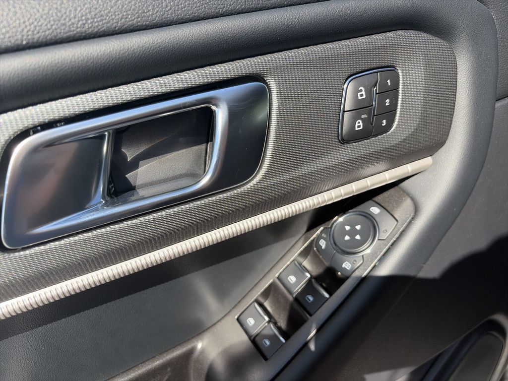New 2026 Ford Explorer ST-Line w/ ST-Line Street Pack RWD image 19