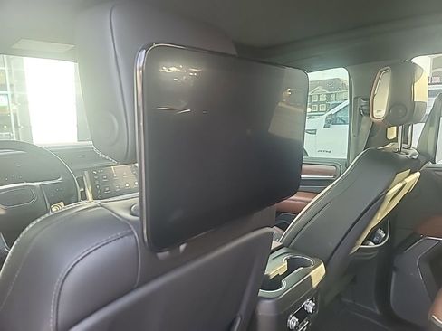 Used 2023 GMC Yukon Denali Ultimate image 30