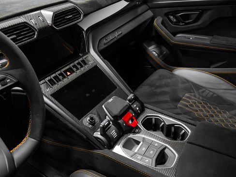 Used 2023 Lamborghini Urus Performante image 85