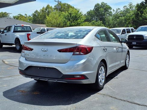 Used 2020 Hyundai Elantra SE FWD image 8