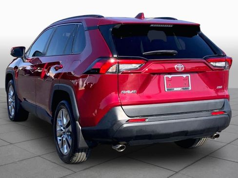 Used 2021 Toyota RAV4 XLE Premium FWD image 12