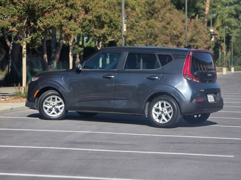 Used 2022 Kia Soul LX w/ Technology Package FWD image 10