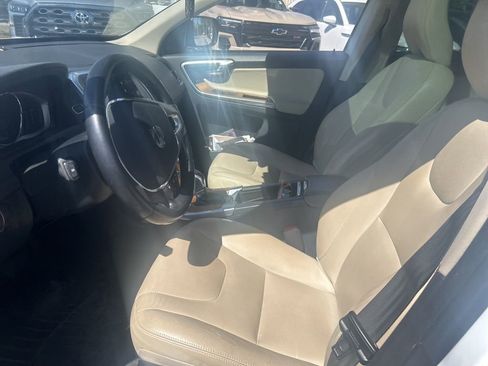 Used 2016 Volvo XC60 T6 Platinum image 15