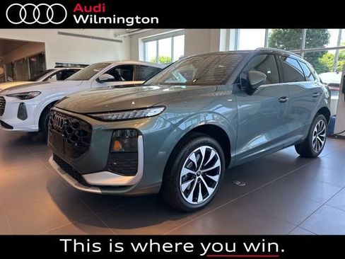 New 2026 Audi Q3 quattro 2.0T AWD/4WD image 1