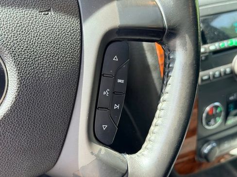 Used 2008 Chevrolet Avalanche LT w/ Convenience Package #1 AWD/4WD image 11