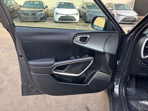 Used 2025 Kia Soul LX w/ LX Technology Package image 20