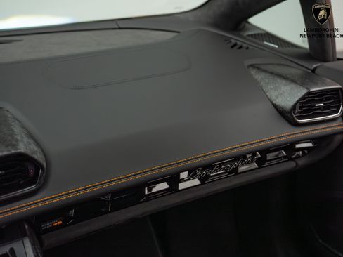 Used 2020 Lamborghini Huracan EVO image 36