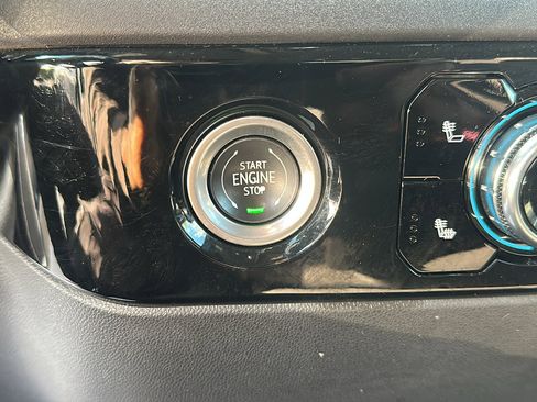 Used 2022 GMC Sierra 1500 SLE image 13