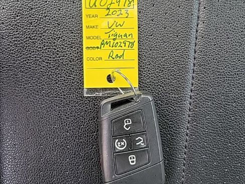 Certified 2023 Volkswagen Tiguan SE w/ Panoramic Sunroof Package AWD/4WD image 36