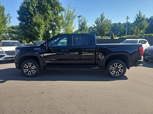 Used 2024 GMC Sierra 1500 AT4 w/ Technology Package AWD/4WD image 7