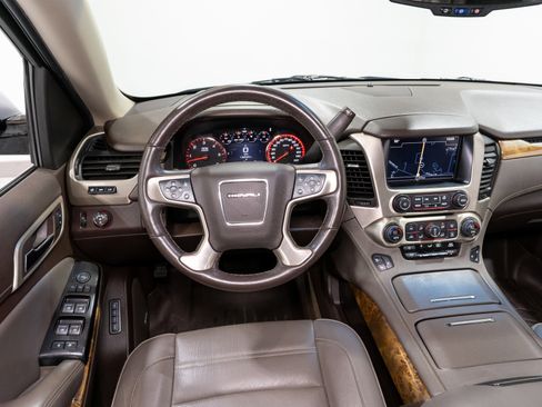 Used 2016 GMC Yukon Denali w/ Open Road Package image 12